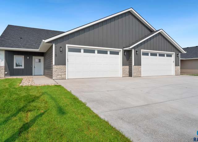 Property at 1115 S Foss Ave, Sioux Falls, SD 57110, 4 beds, 3 baths