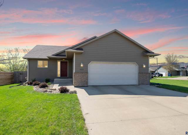 Property at 435 Macey Ave, Harrisburg, SD 57032, 4 beds, 3 baths