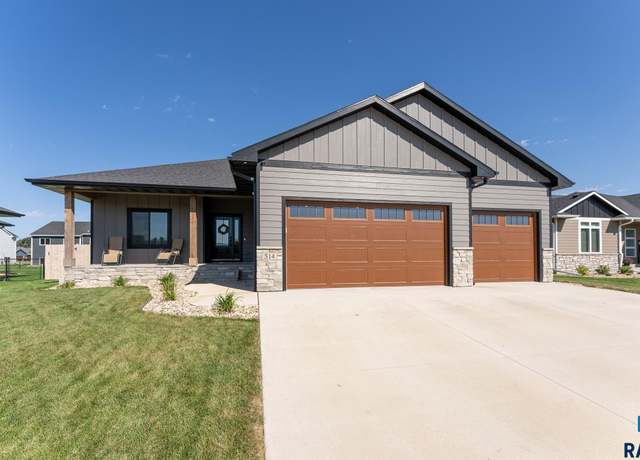 Property at 514 Highland St, Harrisburg, SD 57032, 6 beds, 4 baths