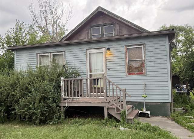 Property at 608 W 14th Ave, Mitchell, SD 57301, 3 beds, 2 baths