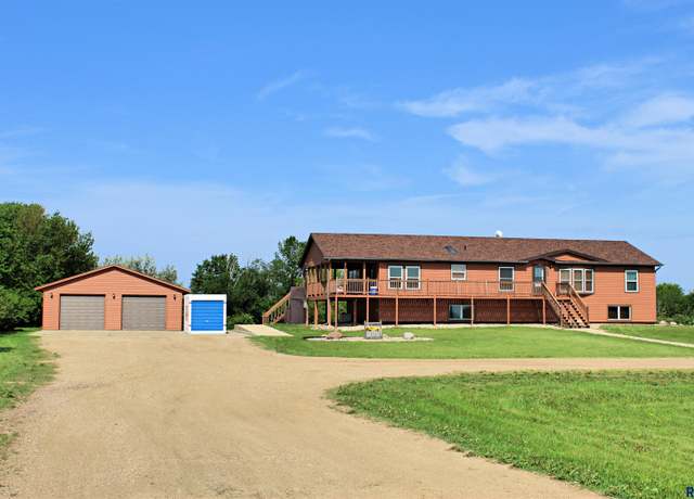 Property at 27549 475th Ave, Worthing, SD 57077, 5 beds, 3.5 baths
