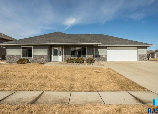 Property at 5900 W Whistler Ct, Sioux Falls, SD 57107, 3 beds, 2 baths