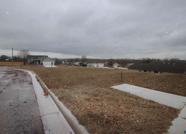 Property at E 3rd St, Canton, SD 57013