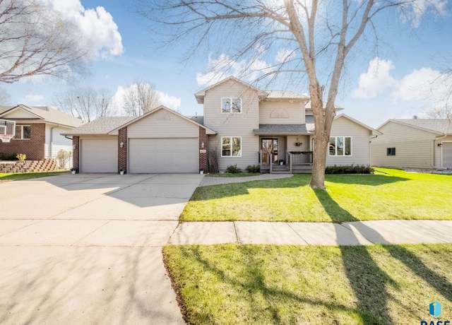 Property at 4061 S Brady Ct, Sioux Falls, SD 57103, 4 beds, 3.5 baths