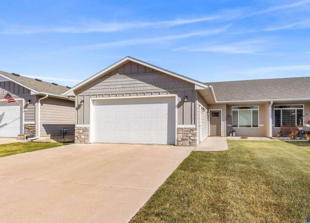 Property at 1604 S Foss Ave, Sioux Falls, SD 57110-8545, 3 beds, 2 baths