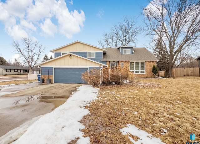 Property at 5801 W King Arthur Dr, Sioux Falls, SD 57106, 4 beds, 2.5 baths