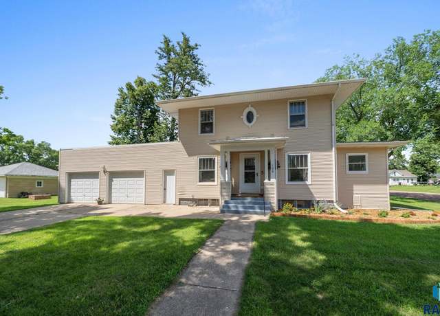 Property at 100 W 3rd St, Hartford, SD 57033, 4 beds, 1.5 baths