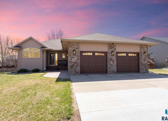 Property at 7613 W Alexandra St, Sioux Falls, SD 57106, 3 beds, 3 baths