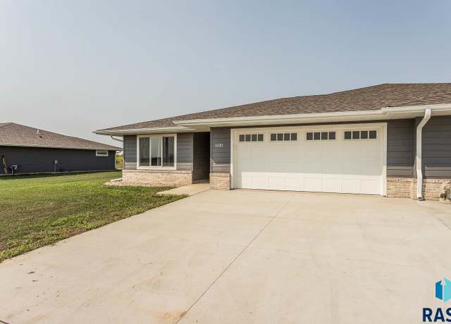 Property at 1601 Neil Ave, Dell Rapids, SD 57022, 2 beds, 2 baths