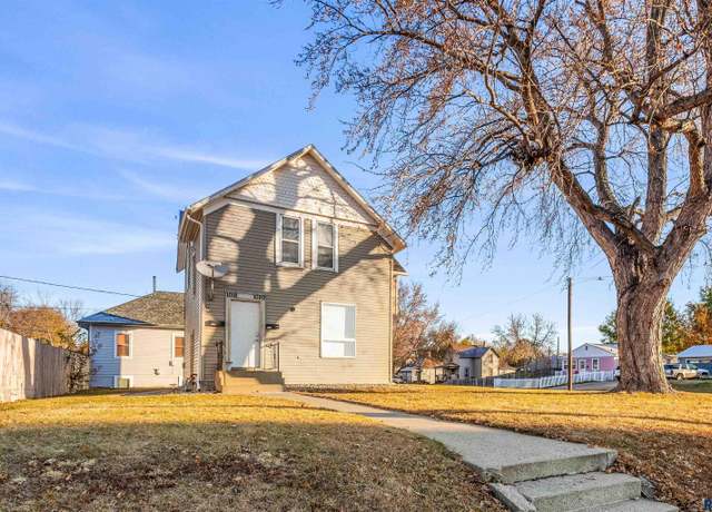 Property at 1018 E 6th St, Sioux Falls, SD 57103, 4 beds, 2 baths