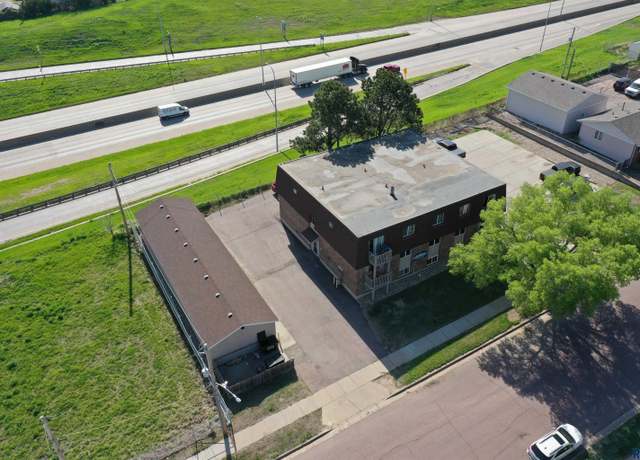 Property at 304 S Conklin Ave, Sioux Falls, SD 57103, 9 beds, 11 baths