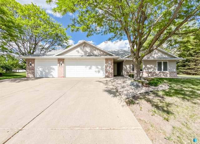 Property at 1708 E Ash Grove Cir, Sioux Falls, SD 57108, 6 beds, 3 baths