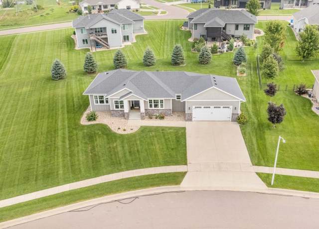 Property at 8400 E Willow Wood St, Sioux Falls, SD 57110, 4 beds, 3 baths