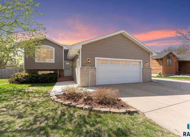 Property at 605 Quail Cir, Harrisburg, SD 57032-2011, 5 beds, 2 baths