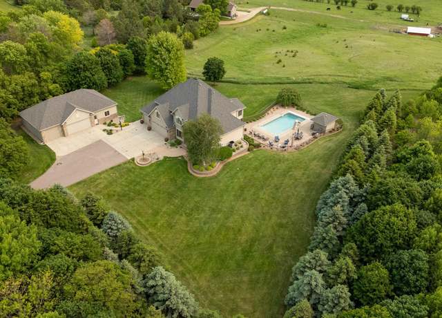 Property at 809 W 3rd St, Dell Rapids, SD 57022, 5 beds, 4.5 baths