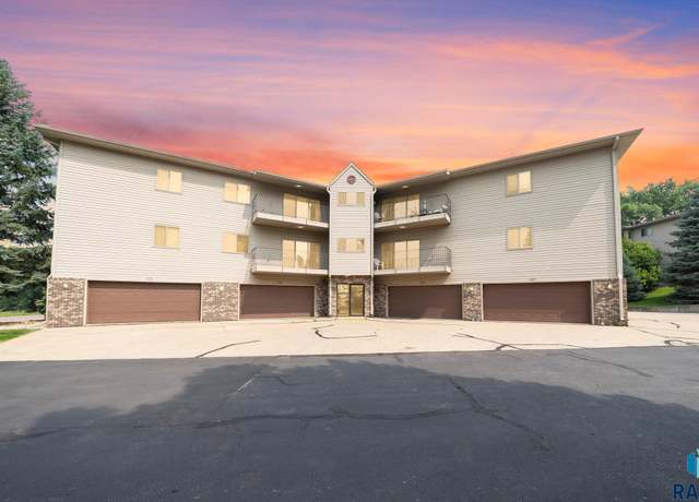 Property at 1510 S Southeastern Ave, Sioux Falls, SD 57103, 2 beds, 2 baths