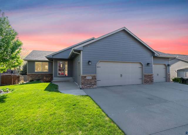 Property at 3141 S Harmony Ct, Sioux Falls, SD 57110, 5 beds, 3 baths