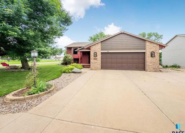 Property at 205 N Elsie Ave, Tea, SD 57064, 4 beds, 3 baths
