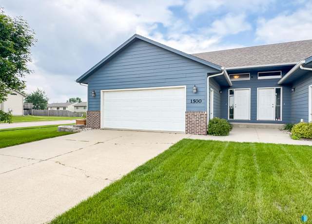 Property at 1500 E 69th St N, Sioux Falls, SD 57104, 2 beds, 1.5 baths