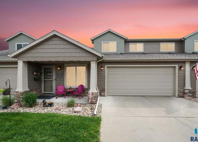 Property at 2805 E Indigo Pl, Sioux Falls, SD 57108, 2 beds, 2 baths
