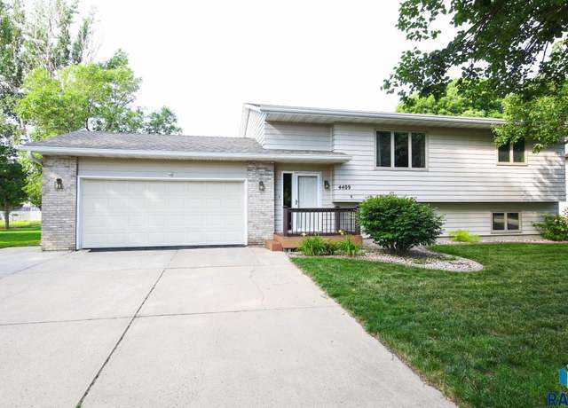 Property at 4409 E 36th St, Sioux Falls, SD 57103, 4 beds, 2 baths