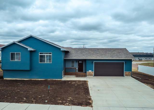 Property at 1180 Ruud Trl, Hartford, SD 57033, 4 beds, 3 baths