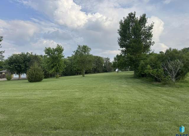 Property at Cottonwood Cv, Madison, SD 57042