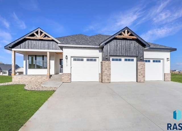 Property at 5512 E Saddle Ridge Cir, Sioux Falls, SD 57110, 5 beds, 3 baths