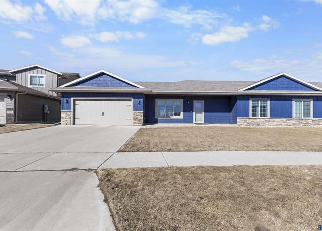 Property at 9558 W Broek Dr, Sioux Falls, SD 57106, 2 beds, 2 baths