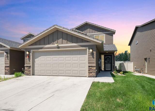 Property at 2554 E Meadowside Pl, Sioux Falls, SD 57108, 2 beds, 1.5 baths