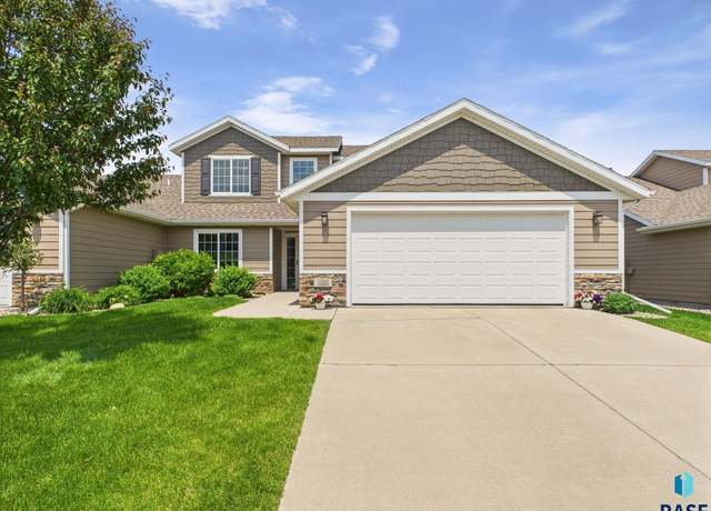 Property at 206 E 82nd Pl, Sioux Falls, SD 57108, 3 beds, 3 baths