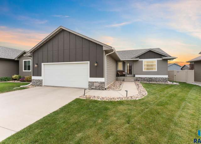 Property at 610 N Everest Ave, Tea, SD 57064, 4 beds, 3 baths