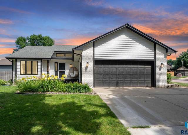 Property at 3624 S Matthew Dr, Sioux Falls, SD 57103, 4 beds, 2 baths