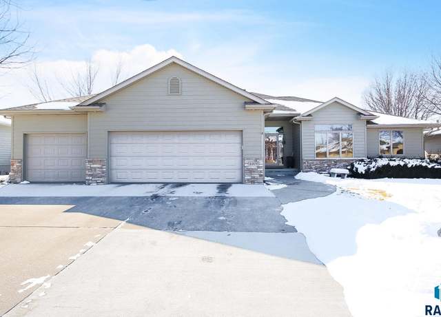 Property at 6901 S Heatherridge Ave, Sioux Falls, SD 57108, 4 beds, 3 baths
