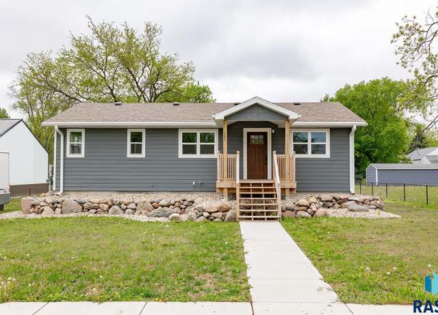 Property at 105 W Kluckholm St, Montrose, SD 57048, 2 beds, 2 baths