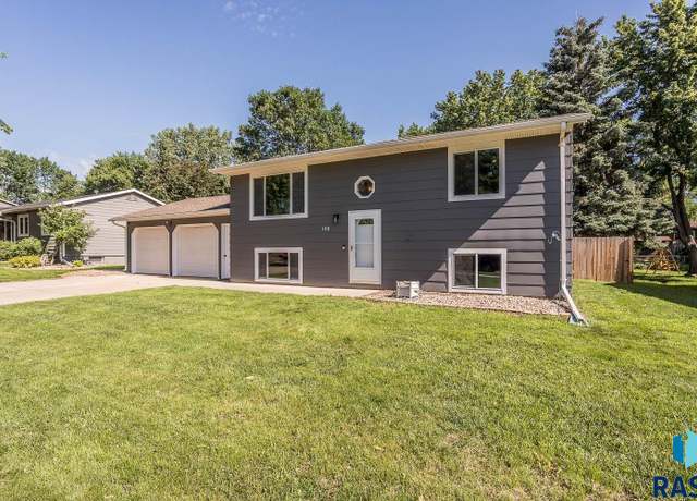 Property at 108 E Marialane Dr, Brandon, SD 57005, 3 beds, 2 baths