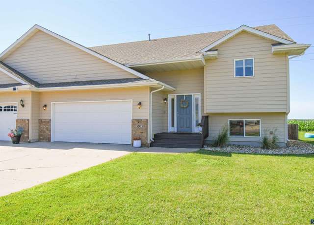 Property at 3603 W 93rd St, Sioux Falls, SD 57108, 5 beds, 3 baths