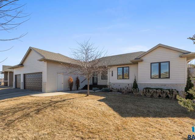 Property at 6801 E Steamboat Trl, Sioux Falls, SD 57110, 5 beds, 3 baths