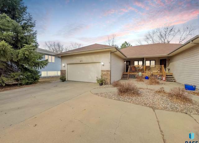 Property at 4717 S Southeastern Ave, Sioux Falls, SD 57103, 3 beds, 3 baths