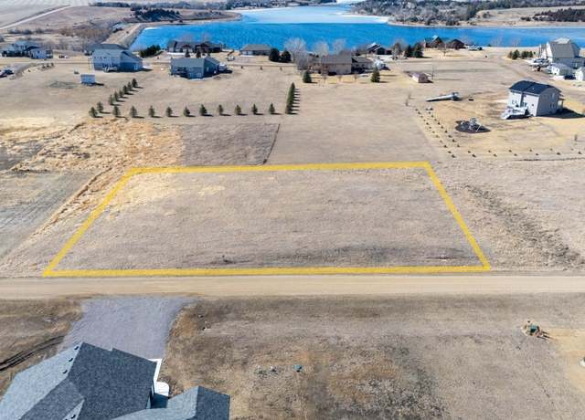 Property at 2 Reed Ct, Canistota, SD 57012