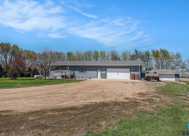 Property at 46788 278th St, Lennox, SD 57039, 3 beds, 3 baths