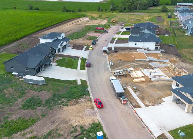 Property at 127 Skyline Dr, Valley Springs, SD 57068
