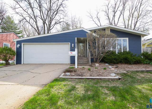 Property at 2612 S Willow Ave, Sioux Falls, SD 57105, 4 beds, 2 baths