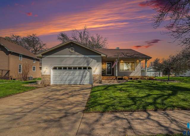 Property at 400 E 4th St, Hartford, SD 57033, 4 beds, 2 baths
