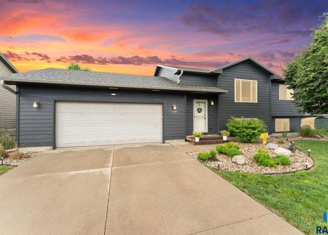 Property at 7708 W Waterford St, Sioux Falls, SD 57106, 3 beds, 2 baths