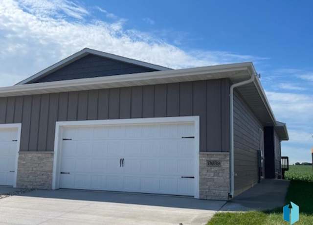 Property at 9639 W Tunis Dr, Sioux Falls, SD 57106, 3 beds, 3 baths