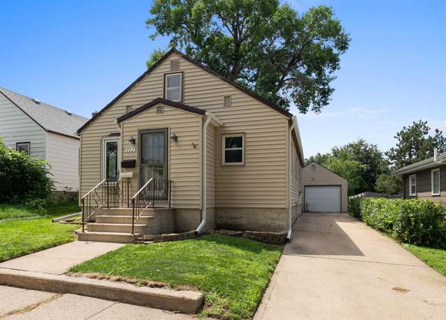 Property at 711 Hawthorne Ave S, Sioux Falls, SD 57104, 4 beds, 1 bath