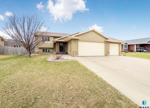 Property at 205 S Sunshine Ave, Brandon, SD 57005, 4 beds, 2 baths