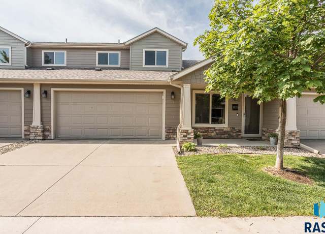 Property at 2905 E Fieldstone Pl, Sioux Falls, SD 57108, 2 beds, 2 baths
