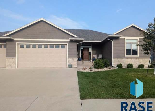 Property at 4312 S POPPIES Ave, Sioux Falls, SD 57110, 5 beds, 3 baths